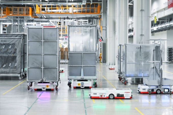 LGƮũ ջ굿 1 󿡼 5G   κ(AGV, Automated Guided Vehicles) ٻڰ ƴٴϴ ./=LG