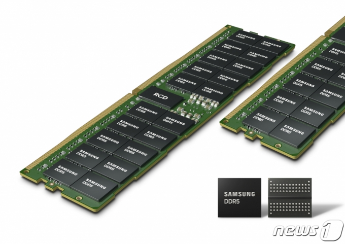 삼성전자는 DDR5를 업계 최소 선폭인 14나노(㎚, 1나노미터는 10억분의 1ｍ) EUV(극자외선) 공정에서 만들고 있다. /사진=삼성전자 제공,뉴스1  