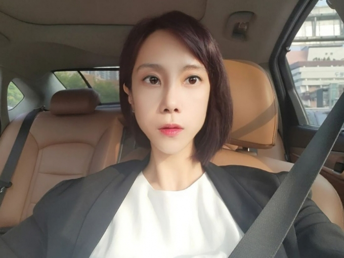 이혼 소송' 조민아, 긴 머리 싹둑… 이혼 소송' 조민아, 긴 머리 싹둑…