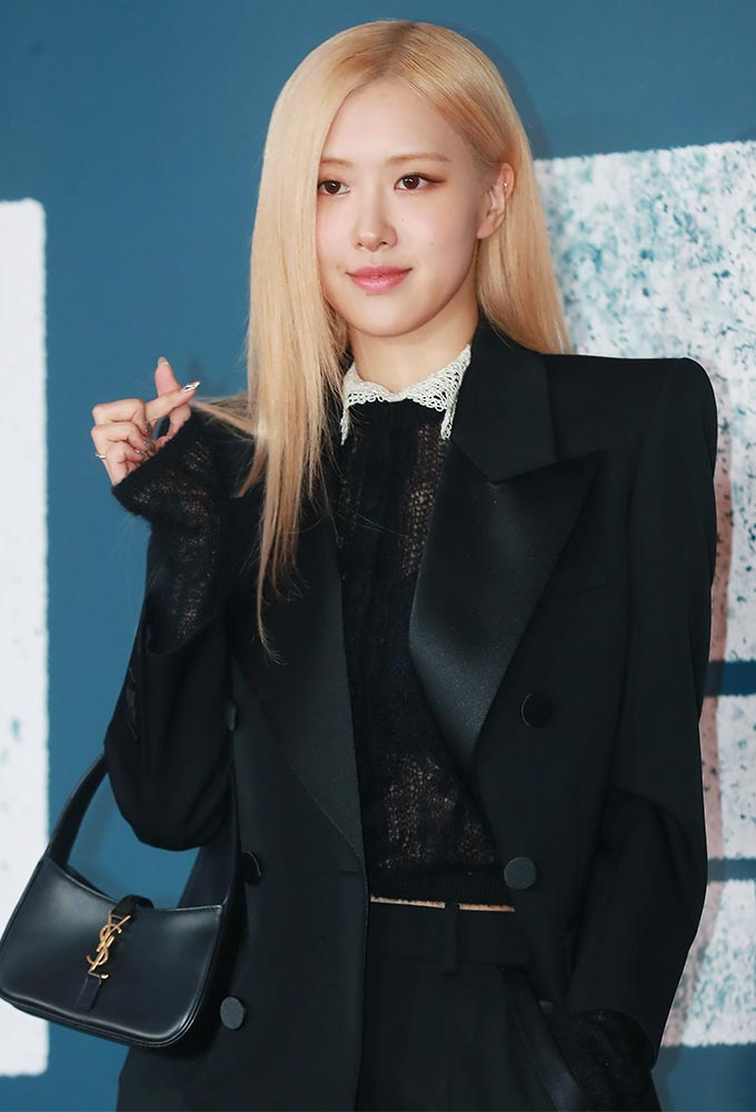 블랙핑크 로제, 2700만원대 '아찔' 시스루+턱시도 패션…어디 거? - 머니투데이