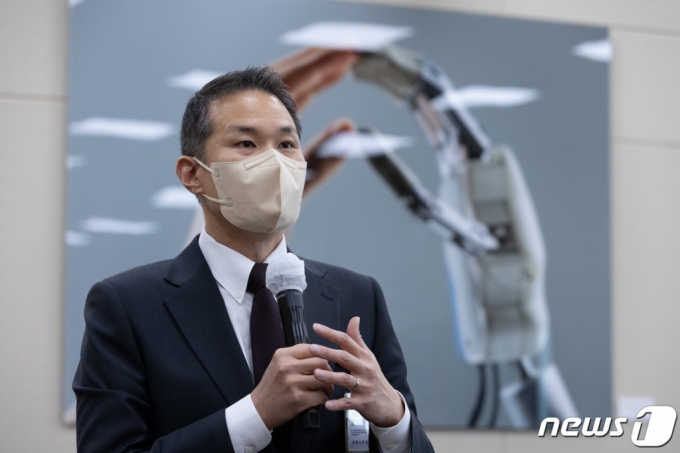 김경훈 구글코리아 사장이 21일 오후 서울 여의도 국회에서 열린 과학기술정보방송통신위원회의 방송통신위원회 및 소관기관에 대한 종합감사에서 의원 질의에 답변하고 있다. /사진=뉴스1