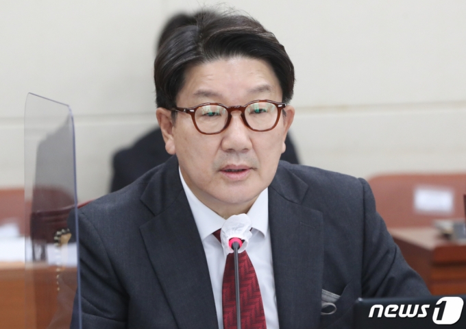 권성동 '尹퇴진' 집회 참여 野에 권성동 '尹퇴진' 집회 참여 野에