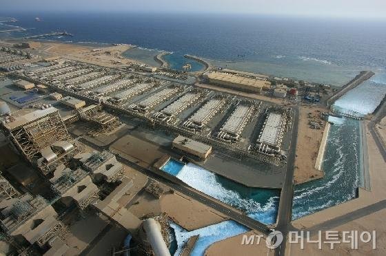 두산에너빌리티가 사우디 제다 남쪽 110km 지점에 건설한 쇼아이바 3단계 해수담수화 플랜트 /사진=두산에너빌리티
