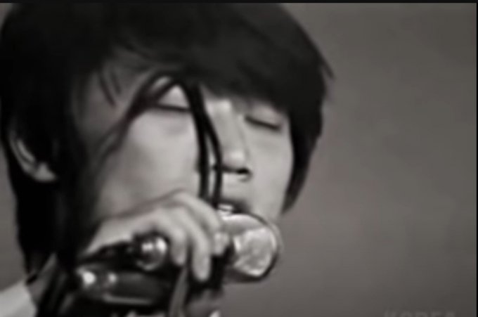 올해 탄생 70주년을 맞은 '가장 한국적인 가수'로 평가받는 김정호. 구슬픈 한의 선율을 덤덤하지만 깊게 표현해 내는 창법으로 많은 사랑을 받았다. /사진=유튜브 캡처