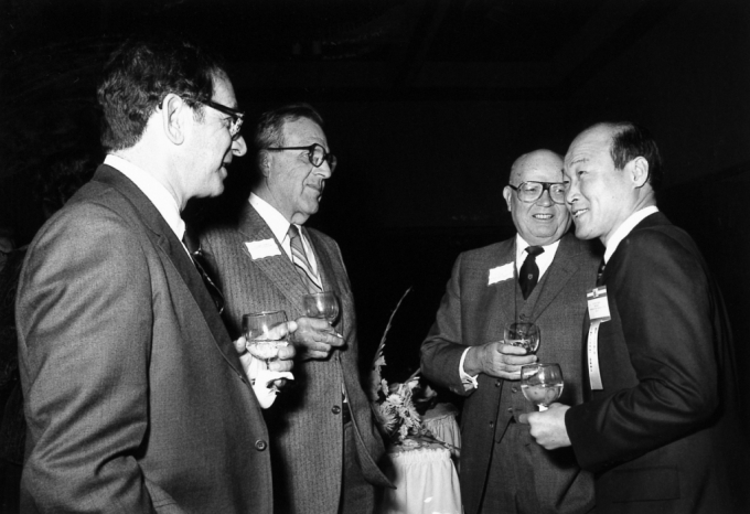 고(故) 정세영 전 현대자동차 회장 및 현대산업개발(현 HDC) 명예회장(맨 오른쪽)이 1981년 디트로이트 자동차 부품 박람회에 참석했을 때의 모습. /사진=HDC