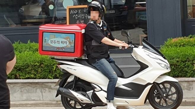 뉴코애드윈드의 디지털 광고 배달통 &#039;디디박스&#039;가 장착된 오토바이 /사진=뉴코애드윈드