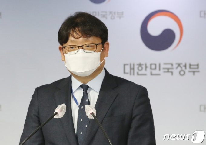 권기섭 고용노동부 차관/사진=뉴스1