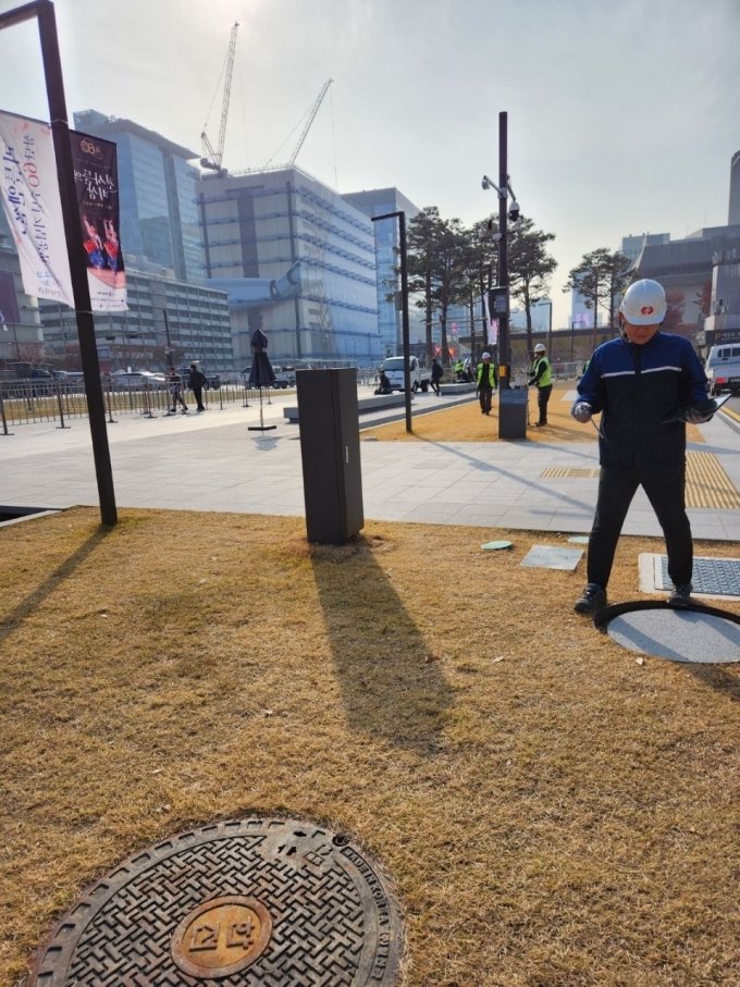 월드컵 광화문광장 거리응원 점검나선 한덕수 "안전관람에 최선"
