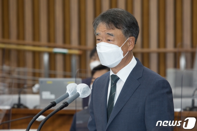 오석준 대법관 후보자가 29일 오전 서울 여의도 국회에서 열린 인사청문회에서 인사말을 하고 있다./사진=뉴스1