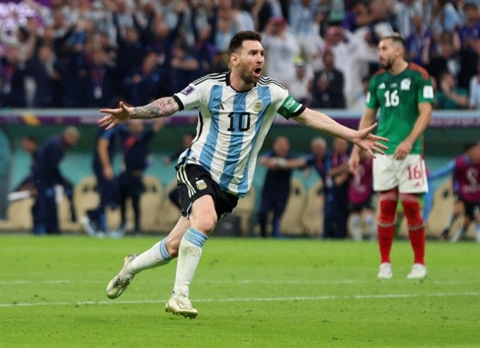 지난 27일(한국시간) 아르헨티나와 멕시코의 월드컵 경기에서 메시가 첫골을 넣고 환호하고 있다. /사진=로이터통신