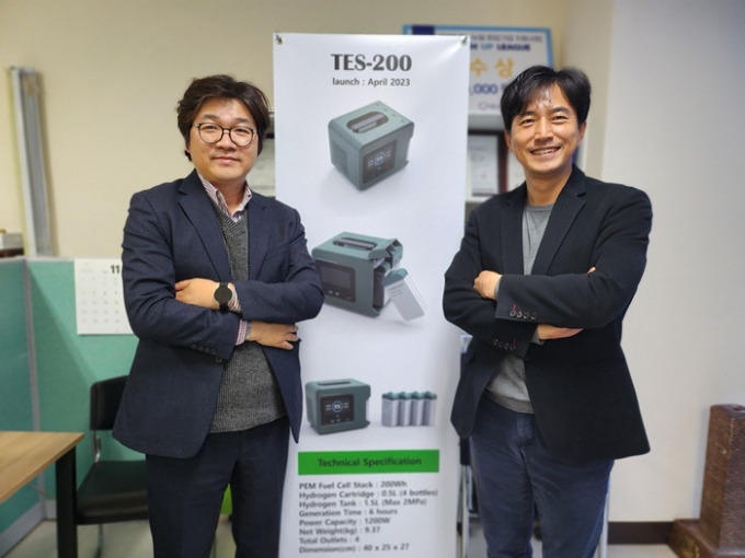 DGIST 기술출자 연구소 기업 ㈜타임에너지솔루션 손병락 대표(오른쪽), 도영구 대표(왼쪽)/사진=DGIST