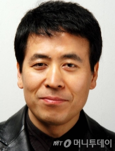 박동우(무대미술가·홍익대 공연에술대학원 교수)