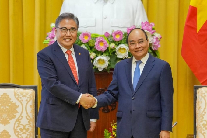 [=ý] Ʈ 湮   ܱ  18 쿺  ǫ(Nguyen Xuan Phuc) Ʈ ּ , Կ ϰ ִ. (=ܱ ) 2022.10.18. *Ǹ  DB 