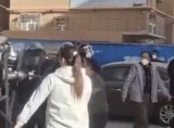 [더영상] 中경찰들 홀로 막아선 여성…러시아서 '황당' 납치 결혼극