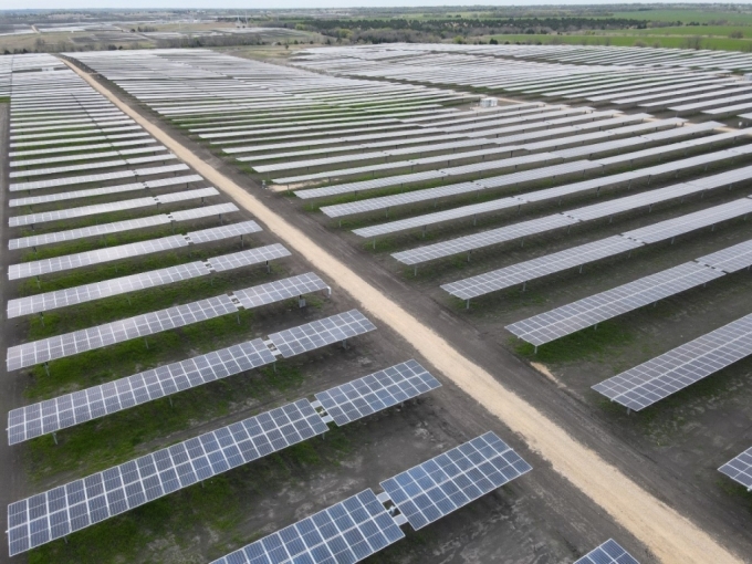  한화큐셀이 건설한 미국 텍사스주 168MW 규모 태양광 발전소/사진제공=한화큐셀