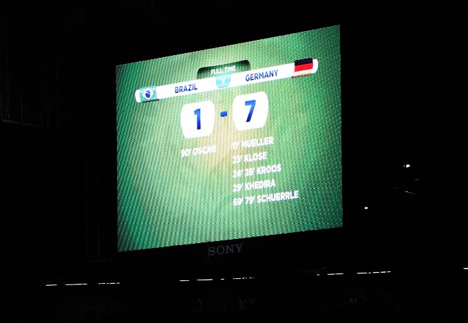 2014 브라질 월드컵 준결승전에서 브라질은 독일에 7점을 내주며 1대 7의 굴욕적인 참패를 당했다./Reuters/뉴스1
