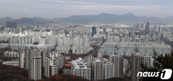 서울 강남구 대모산에서 바라본 강남권 아파트의 모습/사진=뉴스1