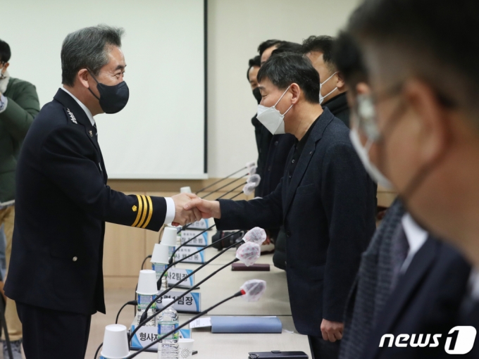 경찰청장,'건설현장 불법행위 근절' 선언… 경찰청장,'건설현장 불법행위 근절' 선언…