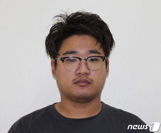  경찰의 신변보호를 받던 여성의 가족을 살해한 혐의로 구속된 이석준(25)의 신상정보가 지난해 12월 14일 공개됐다.  /사진제공= 서울경찰청 