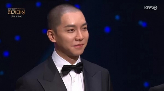 가수 겸 배우 이승기 /사진='2022 KBS 연기 대상' 방송 화면