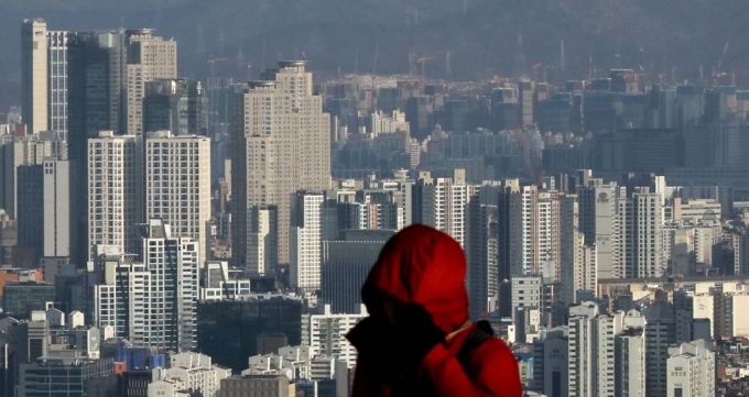 서울 중구 남산에서 바라본 서울 시내 아파트.  /사진=뉴스1