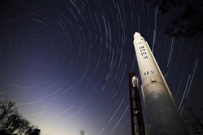 경기도 국립과천과학관에 전시된 로켓 모형과 별을 촬영해 레이어 합성. 2022.12.29./사진제공=뉴시스