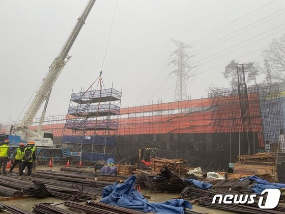 지난 14일 사망 사고가 난 직후 물류창고 공사 현장 모습./사진제공=경기소방재난본부/사진=뉴스1