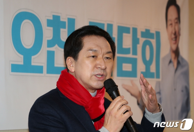 국민의힘 당권주자인 김기현 의원이 24일 오후 서울 여의도의 한 식당에서 열린 ‘연포탕(연대·포용·탕평)’ 기자 오찬 간담회에서 발언을 하고 있다. /사진=뉴스1.