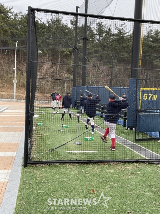 ҳ ߱ 26 λ -KBO߱ Ʋ-Ʈ忡  2023 KBO Next-Level Training Camp   Ͽ Ÿ Ʒ ϰ ִ. /= 