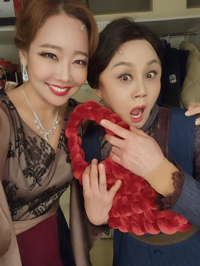 배우 소유진, 코미디언 이경실./사진=이경실 인스타그램