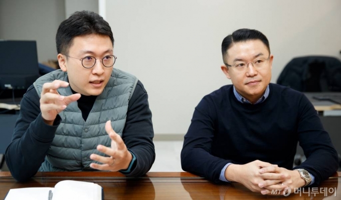 이동준-양강민 아토스터디 대표 /사진=이기범 기자 leekb@