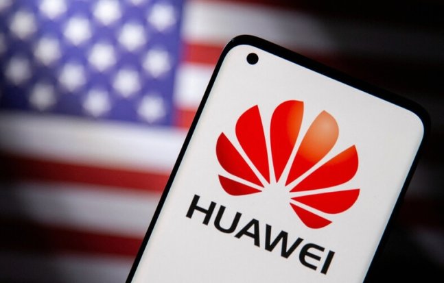 미국 정부가 중국 대표 기술기업인 화웨이에 반도체·모뎀 등 부품 공급을 전면 금지하는 방안을 추진한다. /ⓒ로이터=뉴스1