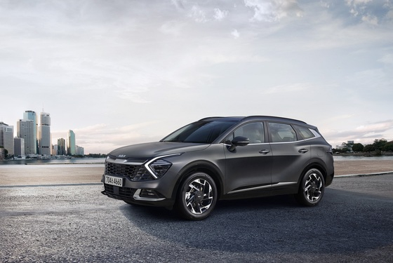 (=1) = ƴ   SUV Ǹ 1 Ƽ ĺ  2023 Ƽ ϰ  26Ϻ Ǹſ Ѵٰ 25 .   2023 Ƽ  پ LPi  ž  ̰,  ȣϴ ǻ ⺻ȭ   Ư¡̴. ( ) 2022.7.25/1  
