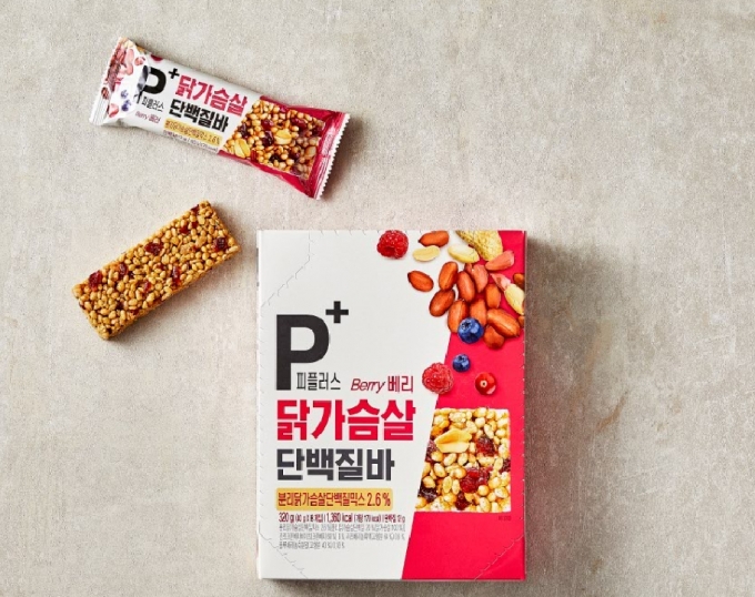 피플러스 닭가슴살 단백질바/사진= 하림