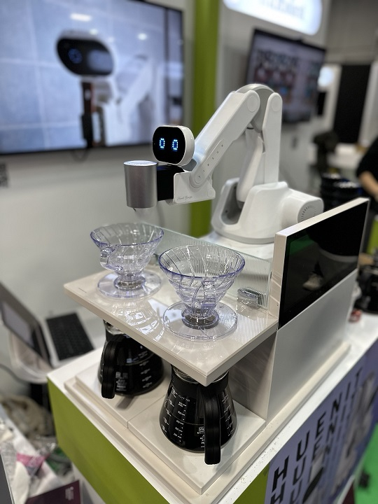 슈퍼노바는 CES2023 현장에서 바리스타 로봇에 대한 계약을 체결했다./사진제공=서울산업진흥원
