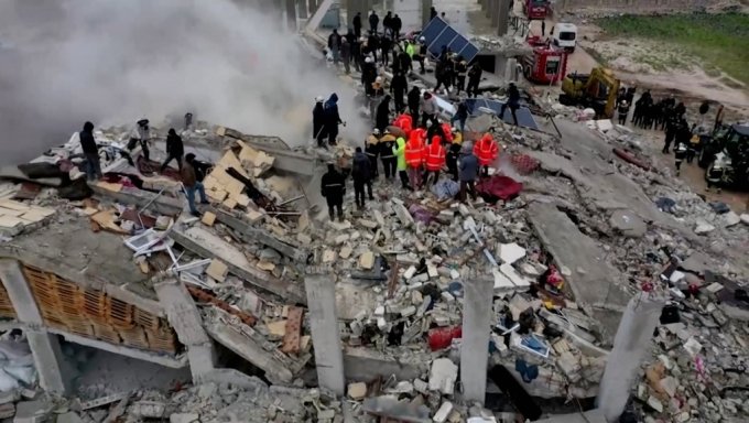 6일(현지시간) 발생한 강진으로 건물이 붕괴된 시리아 현장. /ⓒ로이터=뉴스1