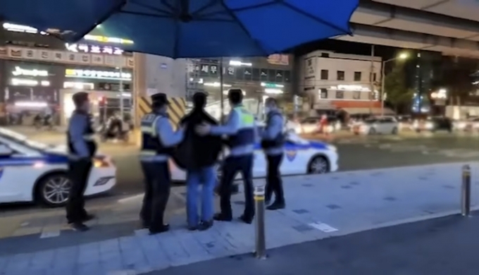 마약사범 150명 잡아 넘긴 유튜버…경찰이 불편한 이유 - 머니투데이 마약사범 150명 잡아 넘긴 유튜버…경찰이 불편한 이유 - 머니투데이