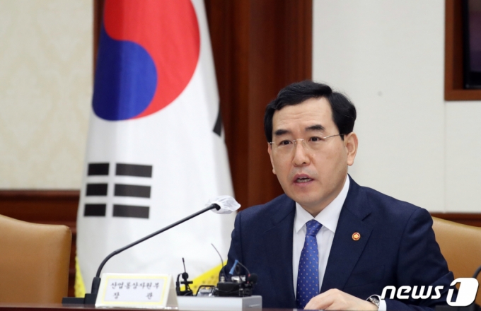 (서울=뉴스1) 김명섭 기자 = 이창양 산업통상자원부 장관이 3일 오전 서울 종로구 세종대로 정부서울청사에서 열린 비상경제장관회의에서 제조업 업종별 수출·투자 지원방안 등 현안 관련 모두 발언을 하고 있다. 2023.2.3/뉴스1 Copyright (C) 뉴스1. All rights reserved. 무단 전재 및 재배포 금지.