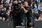 아스날의 부카요 사카(왼쪽)가 18일 아스톤 빌라전에서 골을 터뜨린 뒤 동료들과 기뻐하고 있다. /AFPBBNews=뉴스1
