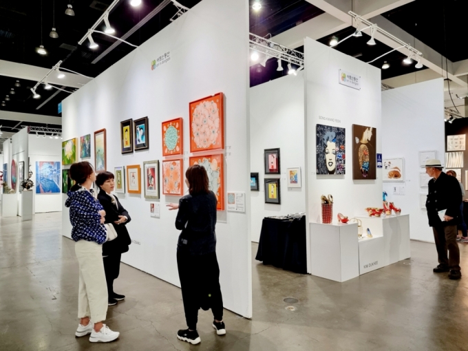 2023 LA Art Show/=Ʈε