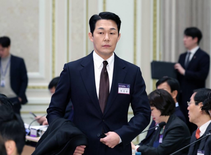 배우 박성웅이 23일 청와대 영빈관에서 열린 제4차 수출전략회의에 참석하고 있다. (대통령실통신사진기자단) /사진=뉴시스