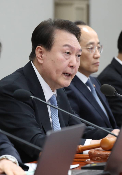 윤석열 대통령이 21일 서울 용산 대통령실에서 열린 국무회의를 주재하고 있다. /사진=뉴시스