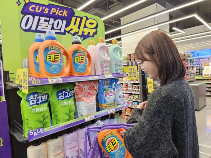 고물가시대 반값경쟁...'편의점 삼겹살' 3일만에 14t 팔렸다