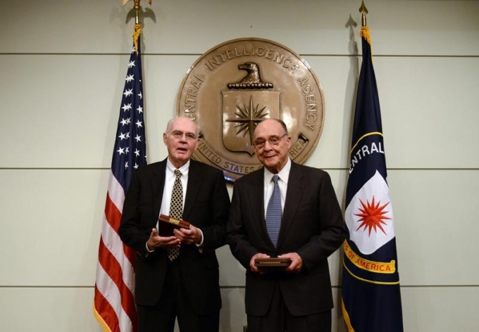  ٿ() ó  2013 CIA  ޾Ҵ. /=Central Intelligence Agency