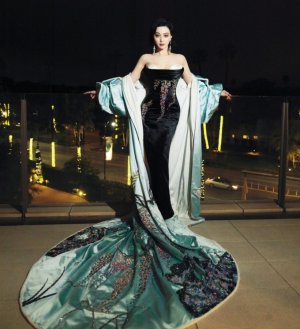 판빙빙·메간 폭스도 입은 '오스카' 화제의 드레스, 한국인 작품