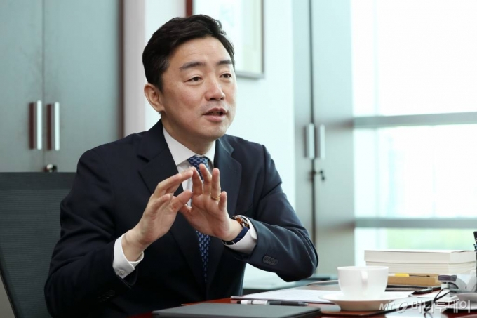 강훈식 더불어민주당 의원 /사진=김휘선 기자 hwijpg@