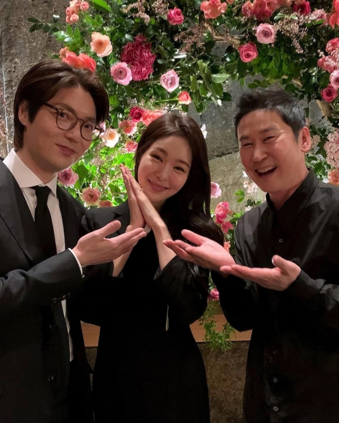 코미디언 김태현(왼쪽), 미자(가운데) 부부와 방송인 신동엽(오른쪽)/사진=미자 인스타그램