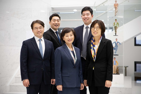 법무법인 세종 신사업플랫폼팀. (왼쪽부터) 박준용 변호사, 배태준 변호사, 정연아 변호사, 안준규 변호사, 김영주 변호사/사진=법무법인 세종