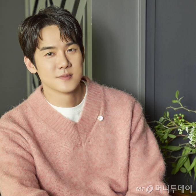 영화 '멍뭉이'(감독 김주환)의 주연배우 유연석이 지난달 17일 인터뷰를 위해 포즈를 취하고 있다./사진=이동훈 기자 photoguy@