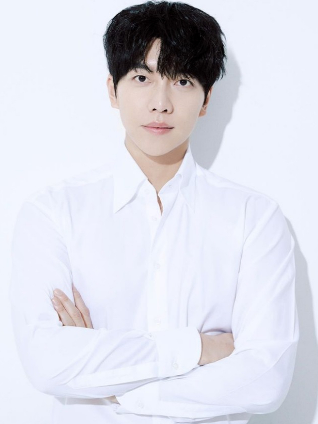 /사진=휴먼메이드 인스타그램 캡처